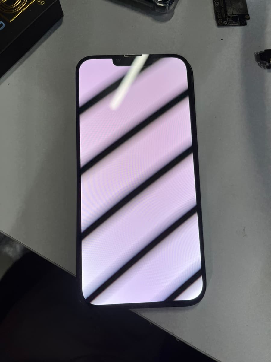 iPhone 13 Pro Max 액정 교체 수리 사진